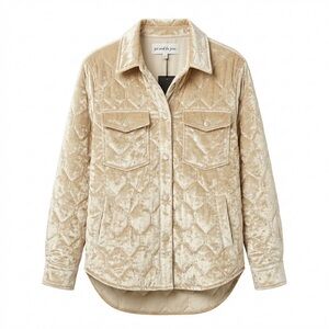 See And Be Seen $78 NWT Quilted Velvet Shacket Cream Small P2P 22-23” pockets!